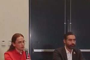 Firma convenio Michelle Talavera con el Banco de Alimentos