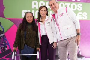 Fortalecen MariElise Budib y Pepe Chedraui inclusión social con aparatos ortopédicos