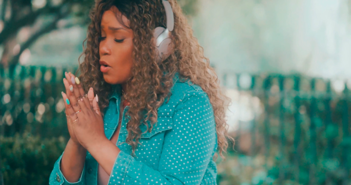 La cantante y compositora panameña Queen’D platica sobre “Perdóname”, su primer sencillo del 2026