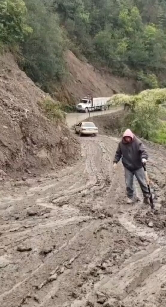 Lluvias dejan intransitables caminos hacia las comunidades del Pueblo Mágico de Pahuatlán