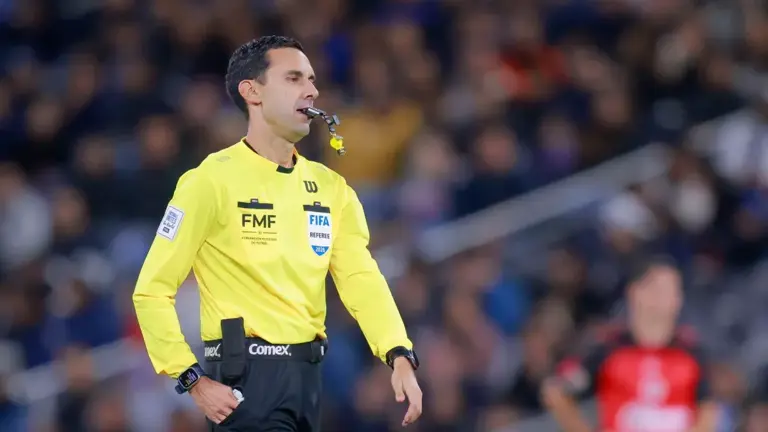 César Ramos, árbitro mexicano, está atrapado en el conflicto de Medio Oriente