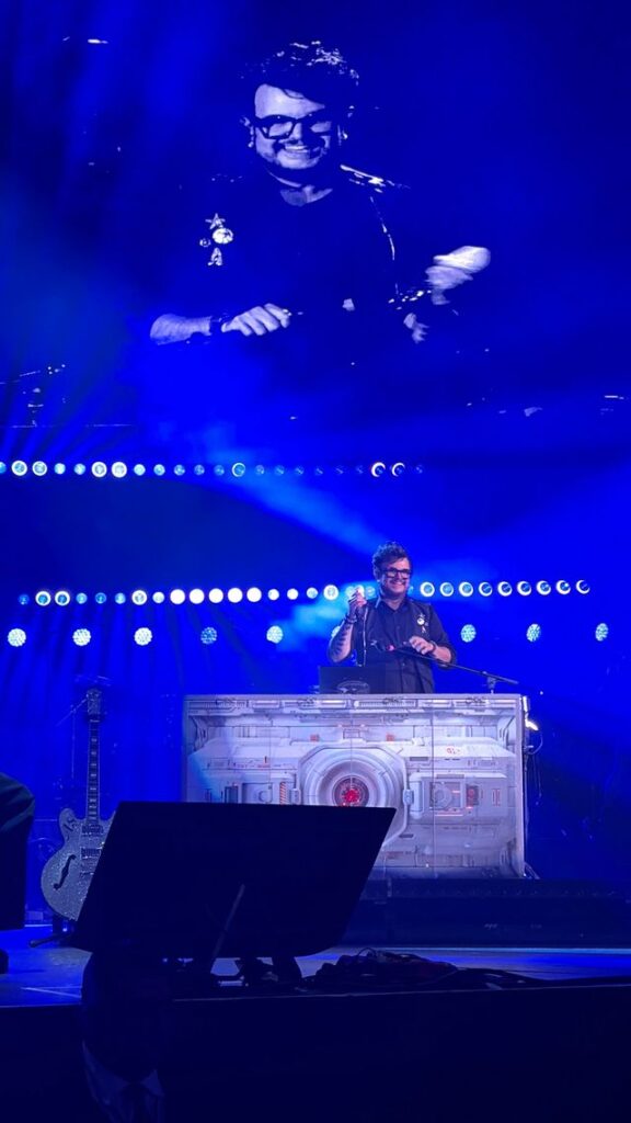 Aleks Syntek ofreció un concierto inolvidable en el Auditorio Nacional de la CDMX festejando 35 años de impecable trayectoria