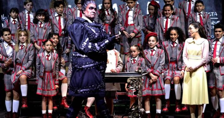 “Matilda” levanta el telón en México; Gou apuesta todo por un musical que hizo por su hija