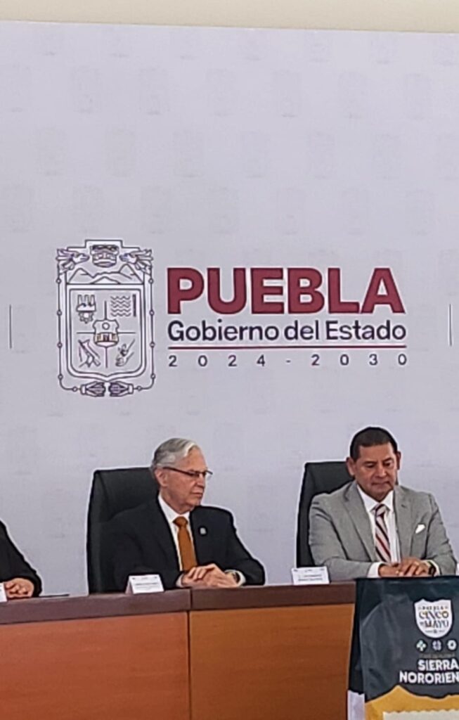 UDLAP respalda proyecto del cablebús 