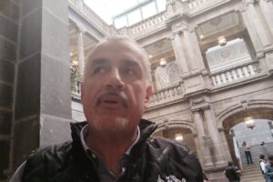 Franco Rodríguez reconoce incremento de ambulantes alrededor de hospitales