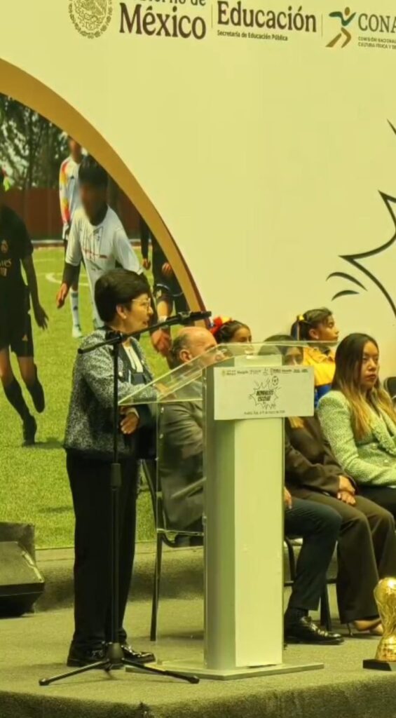 Lilia Cedillo y Manuel Viveros inauguran el Mundialito Escolar 2026