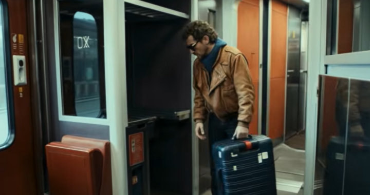 “Se me va” es el nuevo sencillo de León Larregui