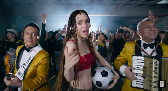 Belinda y Los Ángeles Azules presentan ‘Por ella’, la cumbia del Mundial 2026
