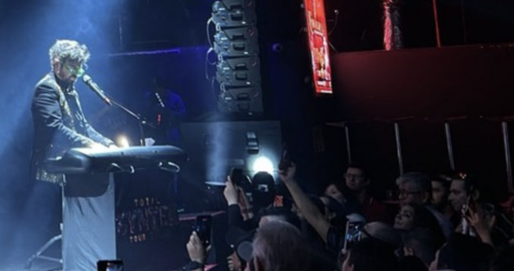 Aleks Syntek comenzó su gira 2026 por Estados Unidos con rotundo éxito