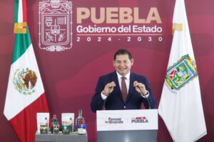 Cablebús ahorrará dinero, tiempo y contaminantes: Armenta