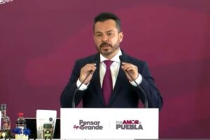 Denuncian estacionamientos con tarifas superiores a 200 pesos en la feria de Puebla