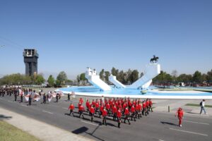 Realizan pase de revista por el desfile cívico-militar