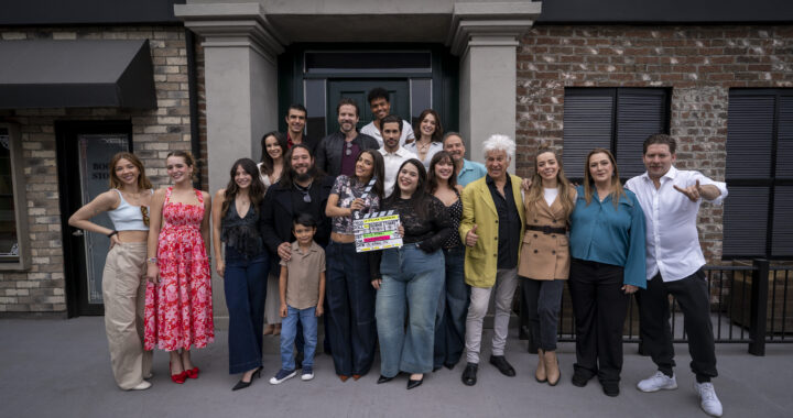 Pizarrazo por inicio de grabaciones de “La Pícara Soñadora”, producida por Carlos y Eduardo Murguia