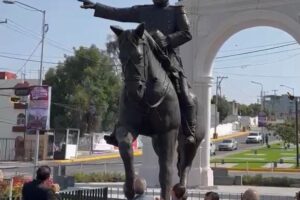 Video: Devela Alejandro Armenta la nueva estatua del General Ignacio Zaragoza