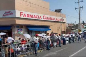 Desde las 7 de la mañana, poblanos llegaron al Desfile del 5 de Mayo