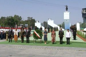 Sheinbaum pide nunca olvidar que la independencia de México fue construida con heroismo