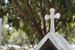 Emiten recomendaciones para visitar panteones el 9 y 10 de mayo