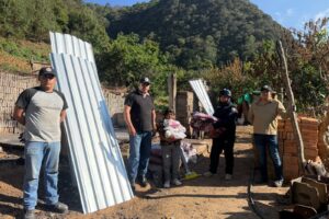 Entregan apoyo a afectados por incendios en Tetela de Ocampo