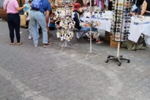Calle de los dulces, sin control ante ambulantes: Carlos Montiel