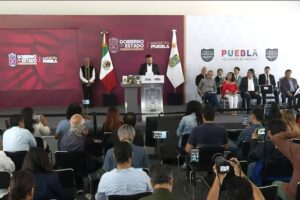 Invertirán mil mdp en el Aeropuerto de Puebla: Choco Parra  