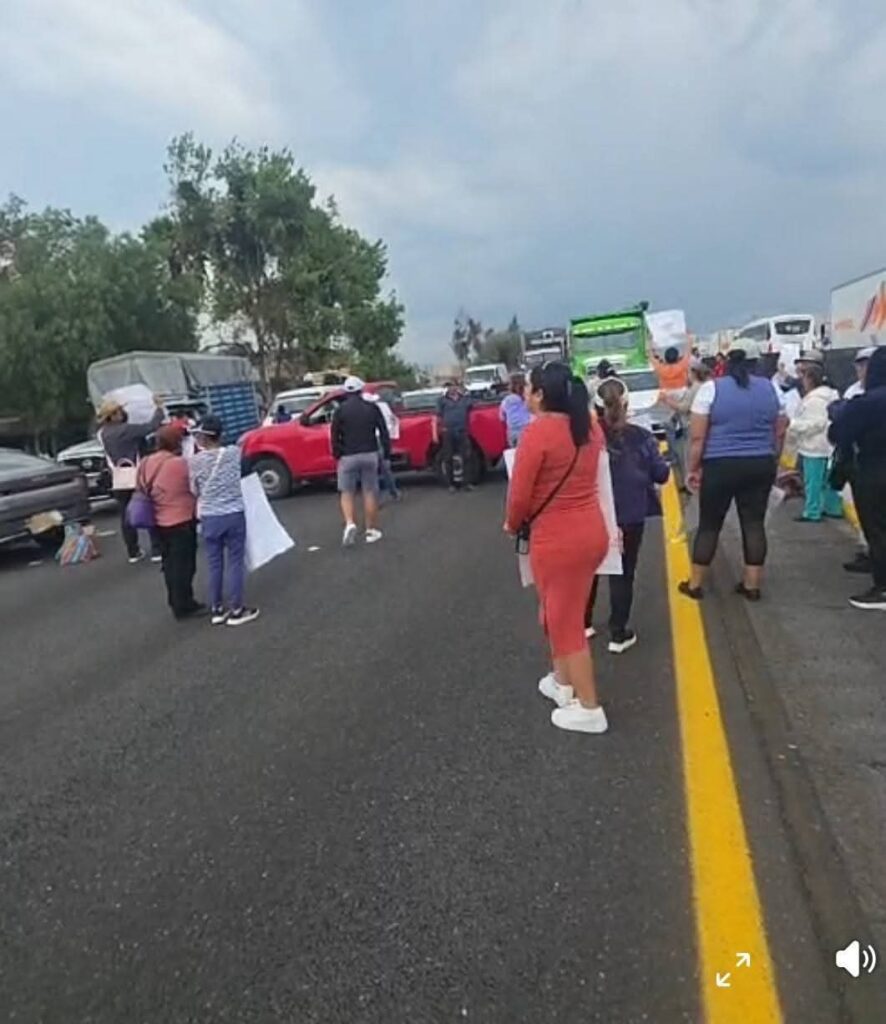 El colmo: Familiares de sujeto acusado de asesinato bloquean la autopista México-Puebla