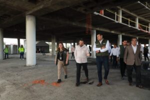 Recorren Armenta y Zoe Robledo instalaciones del CIMA