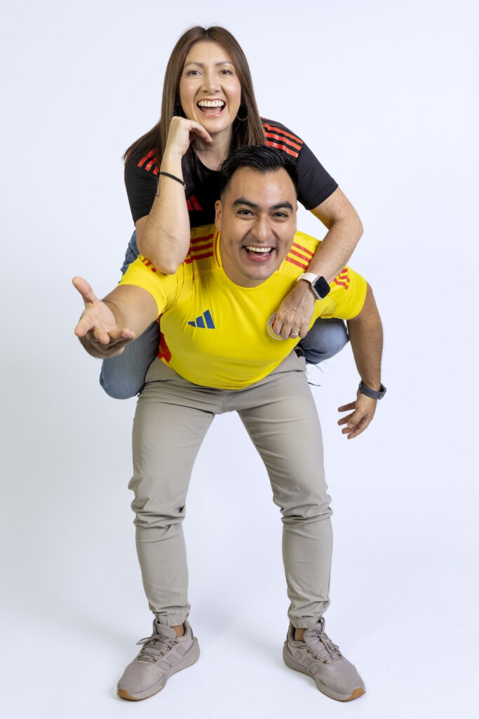 “Aventuras Yu y Ro”: los colombianos que están convirtiendo el Mundial 2026 en una guía de viajes para millones de latinos