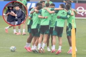 “Espías” en el entrenamiento de la Selección Mexicana; prensa internacional sigue a Javier Aguirre