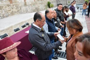 Entregan apoyo a familias afectadas por explosión en Tepeaca