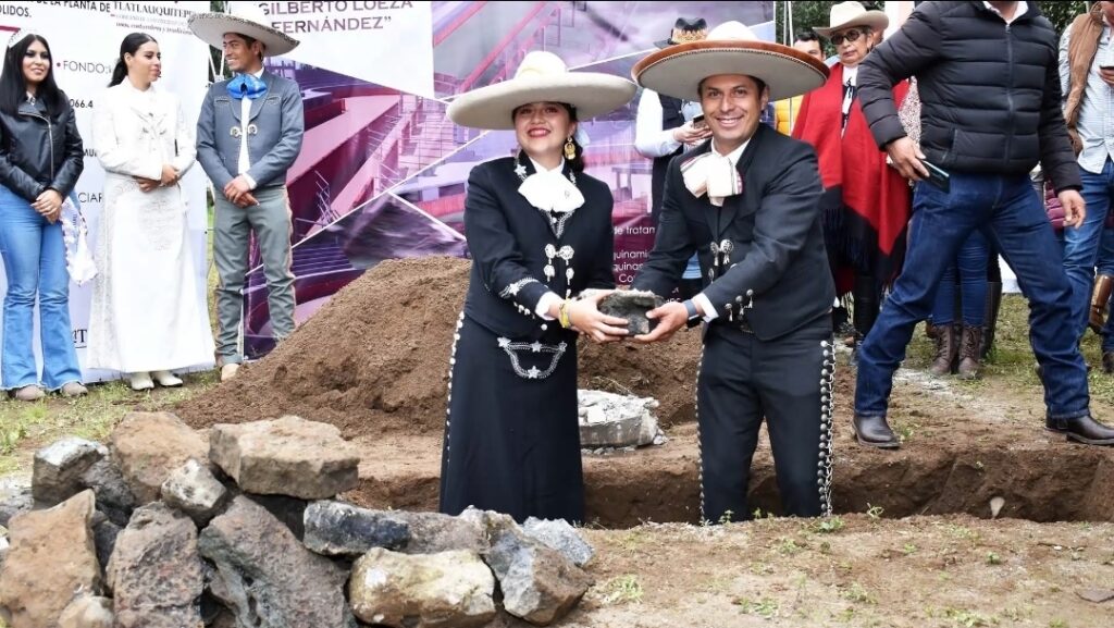 Acusan al presidente de Tlatlauquitepec de revanchismo al demoler el Lienzo Charro