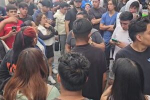 Locatarios de Plaza de la Tecnología protestan por clausura de locales
