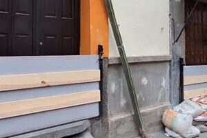 Comerciantes que se inundaron en la 2 Oriente se protegen ante próximas lluvias