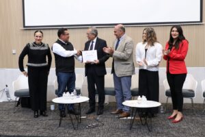Gobierno de Puebla reconoce trayectoria internacional por la economía social