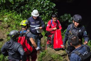 Sigue la búsqueda de las tres personas desaparecidas en gruta de Cuetzalan