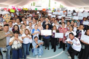 En Tehuacán, Armenta entregó recursos para el campo y comunitaria