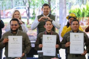 Alejandro Armenta entregó reconocimientos a brigadistas forestales
