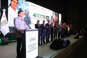 Armenta entregó el Premio Estatal de la Juventud