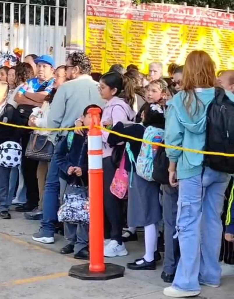Video: Con ilusión regresan a clases dos millones de alumnos en Puebla  