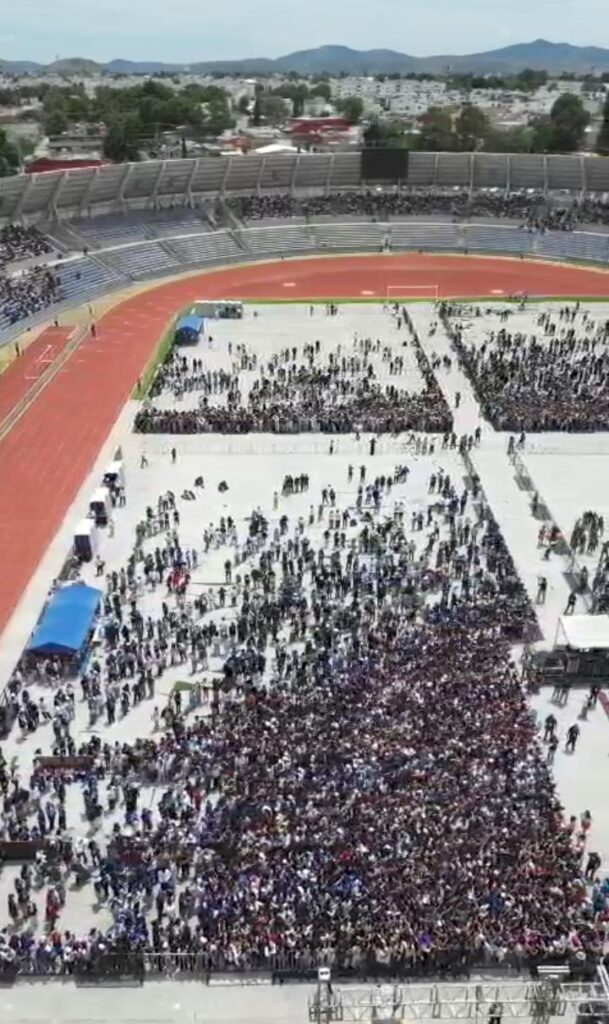 Estadio BUAP a reventar por el concierto de ‘El Malilla’