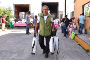 DIF estatal otorga apoyo alimentario a familias vulnerables de la capital