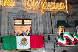Armenta encabezó su segundo Grito de Independencia en un ambiente de paz