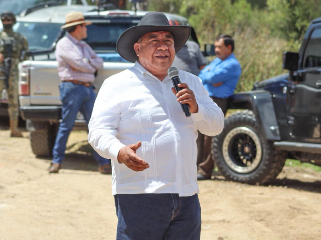 Severiano de la Rosa entrega obras de drenaje sanitario y agua potable en Las Cruces y La Calera Concepción