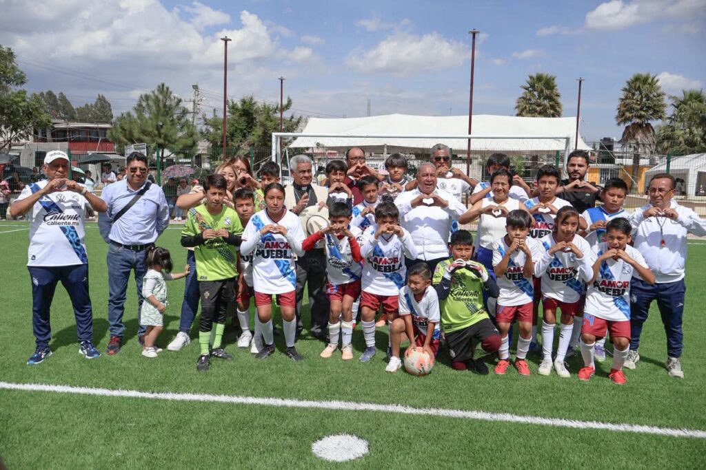 Severiano de la Rosa entrega parque, canchas y área de patinaje en el Barrio de San Nicolás