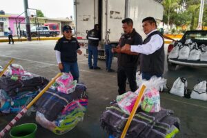 Entregan apoyo a 24 familias afectadas por lluvia en Esperanza