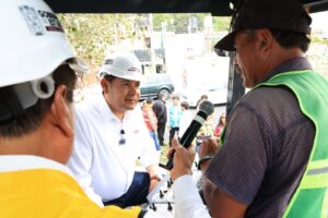 Con apoyo de Pemex, se rehabilitan 13 mil vialidades equivalentes a 100 calles: Armenta