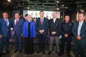 Armenta encabezó entrega de reconocimientos a bomberos, policías, Protección Civil y guardias forestales