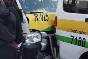 Choque múltiple provocado por el transporte público en el centro de Puebla capital dejó lesionados
