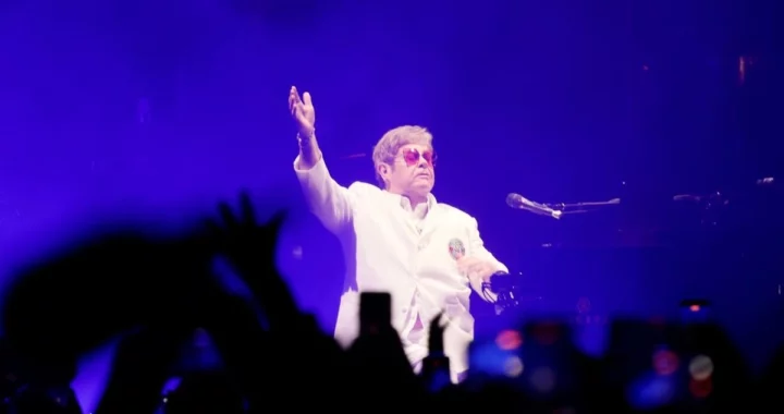 Elton John se despide de México entre nostalgia, ovaciones y fuegos artificiales