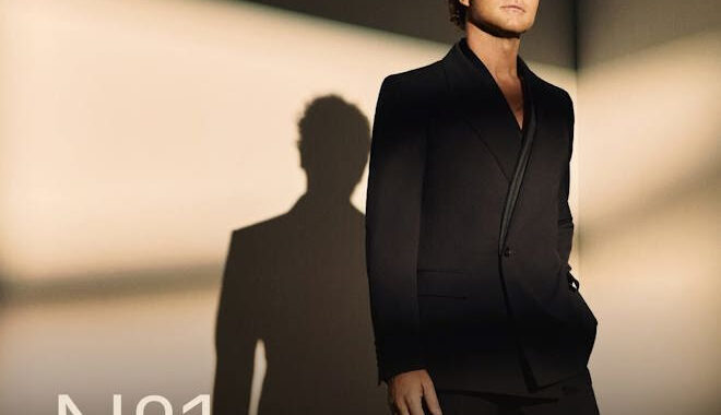 David Bisbal arrasa en formato físico y lleva «eternos» al nº1 en España